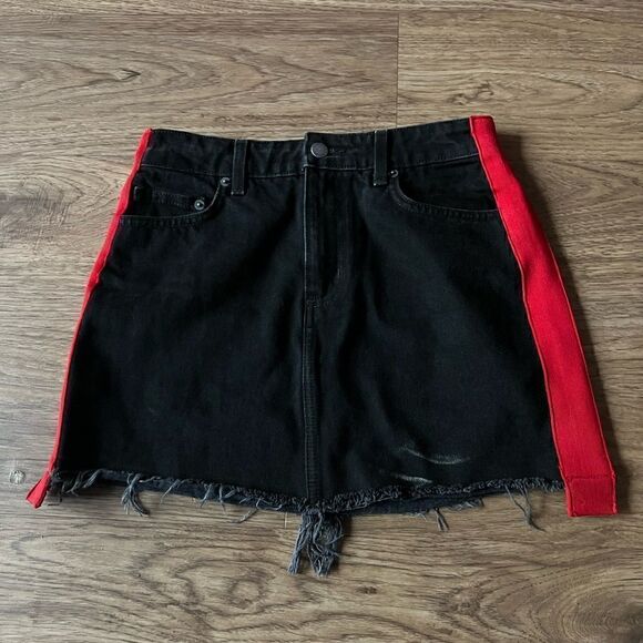 Carmar LF Denim Colin Side Stripe Skirt Black Red Mini Raw Hem Cutoff Size 27 - Picture 3 of 7